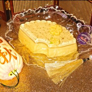 CR7 Milky Frost Petal Cake Squishy